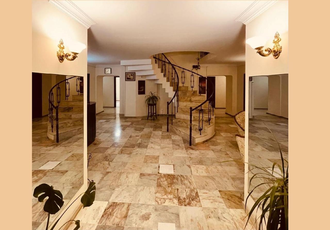 Hotel Grand Тбилиси Экстерьер фото